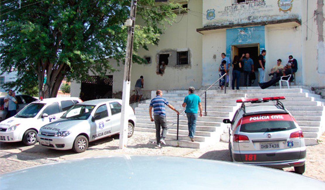 PRF prende suspeitos de assaltos em Delmiro Gouveia