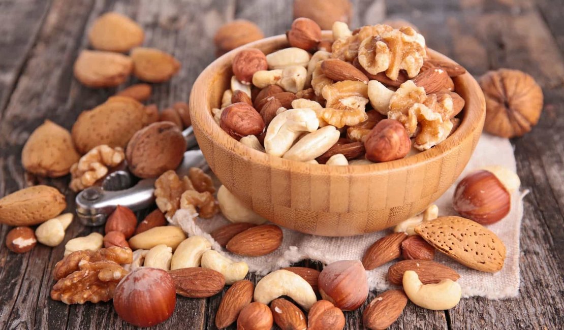 Confira quatro frutos secos ricos em proteína para adicionar à dieta