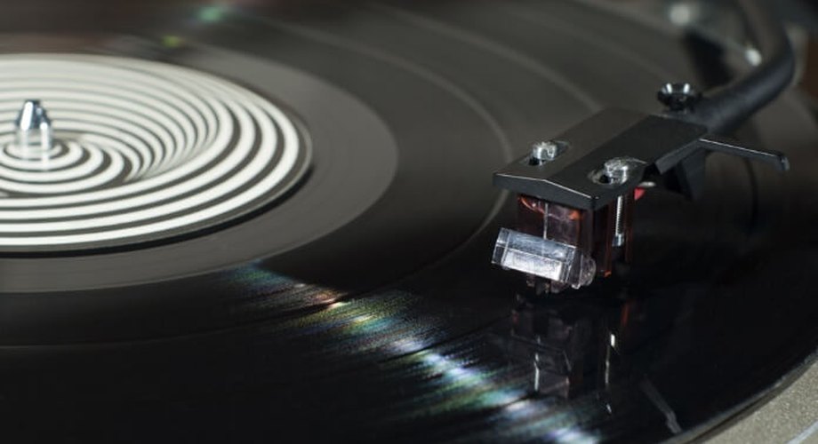 Vendas de vinil superam as de CDs pela primeira vez após 34 anos