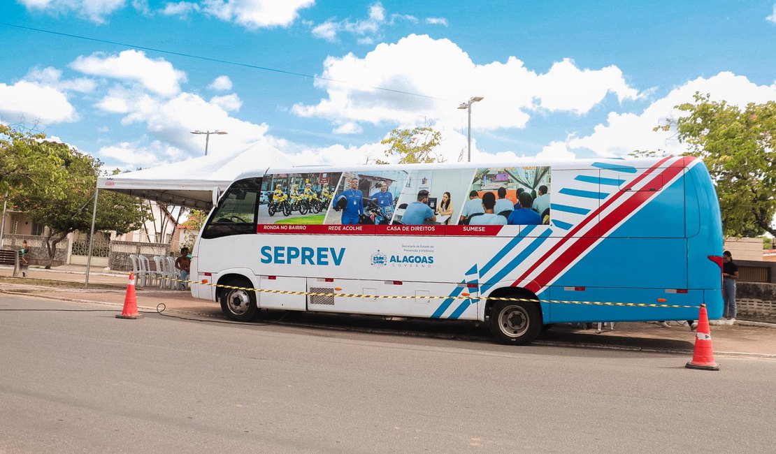 Ônibus itinerante da Seprev leva serviços gratuitos a Arapiraca