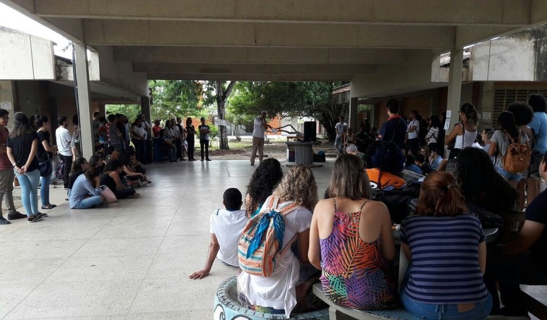 Estudantes da Ufal cobram solução para insegurança no campus em Maceió