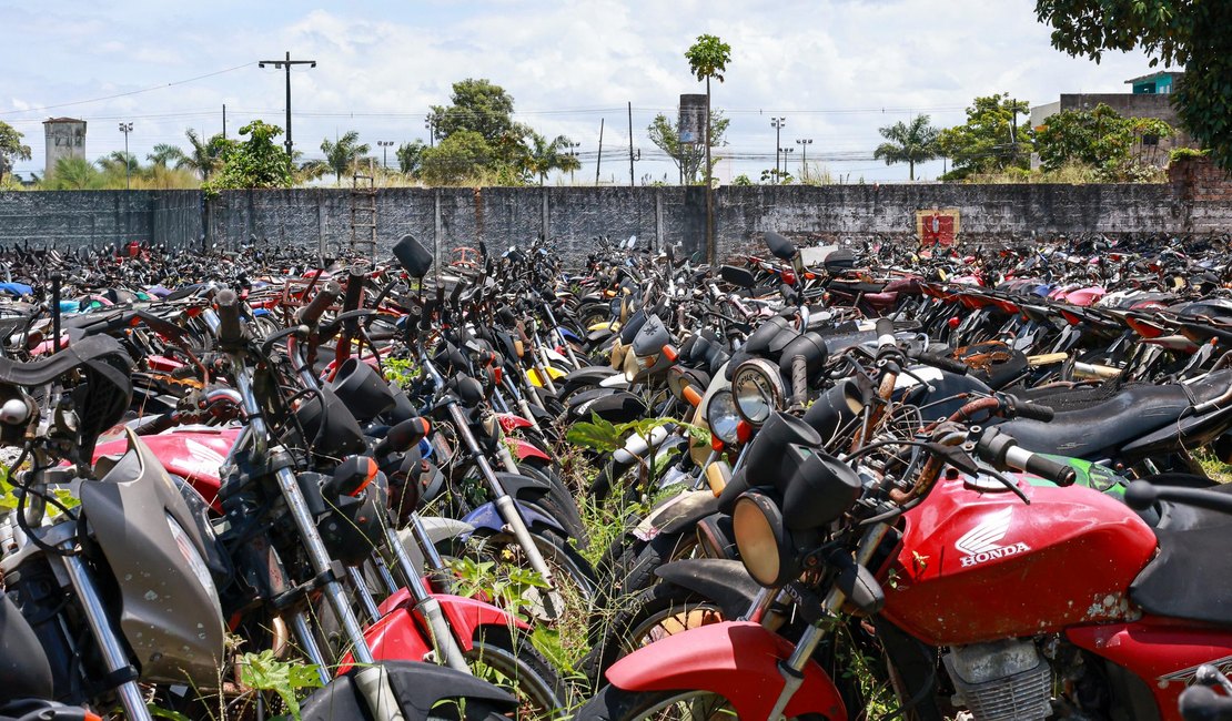 Detran promove leilão de 3.333 veículos inservíveis