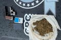 Policiais do Bope apreendem duas armas de fogo e 140 gramas de maconha em Coqueiro Seco