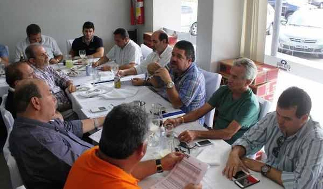 FAF reúne-se com clubes alagoanos para a definição do Campeonato Alagoano 2015