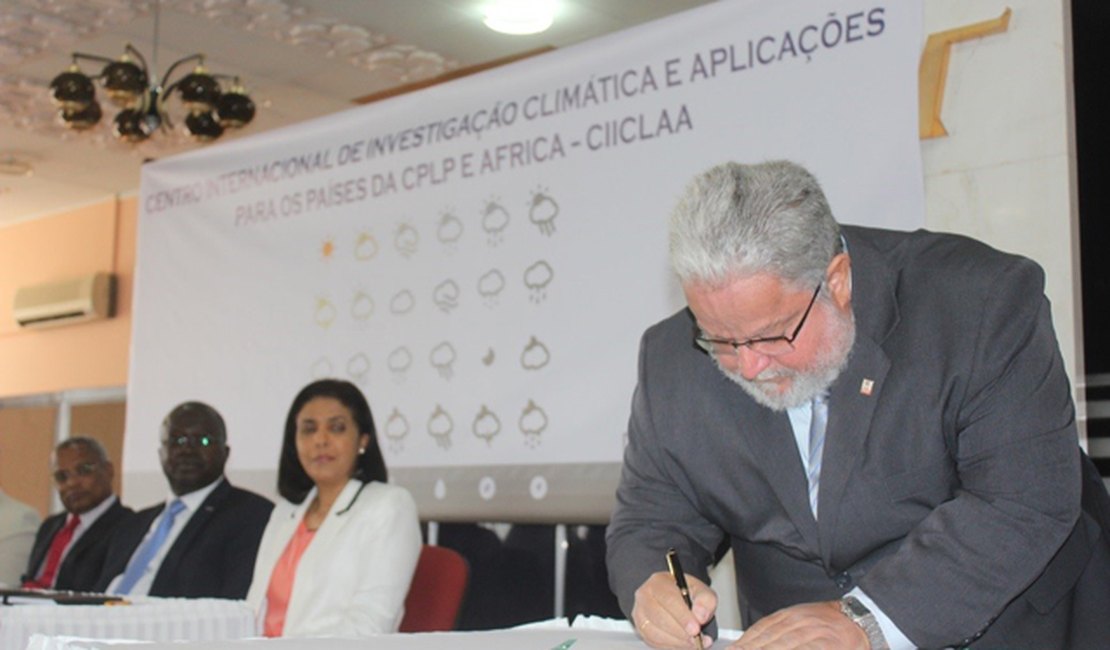 Ufal assina acordo internacional para estudos na área de Geociências Ambientais