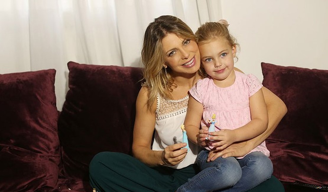 Ex-dançarina Sheila Mello revela síndrome do pânico antes de ter filha