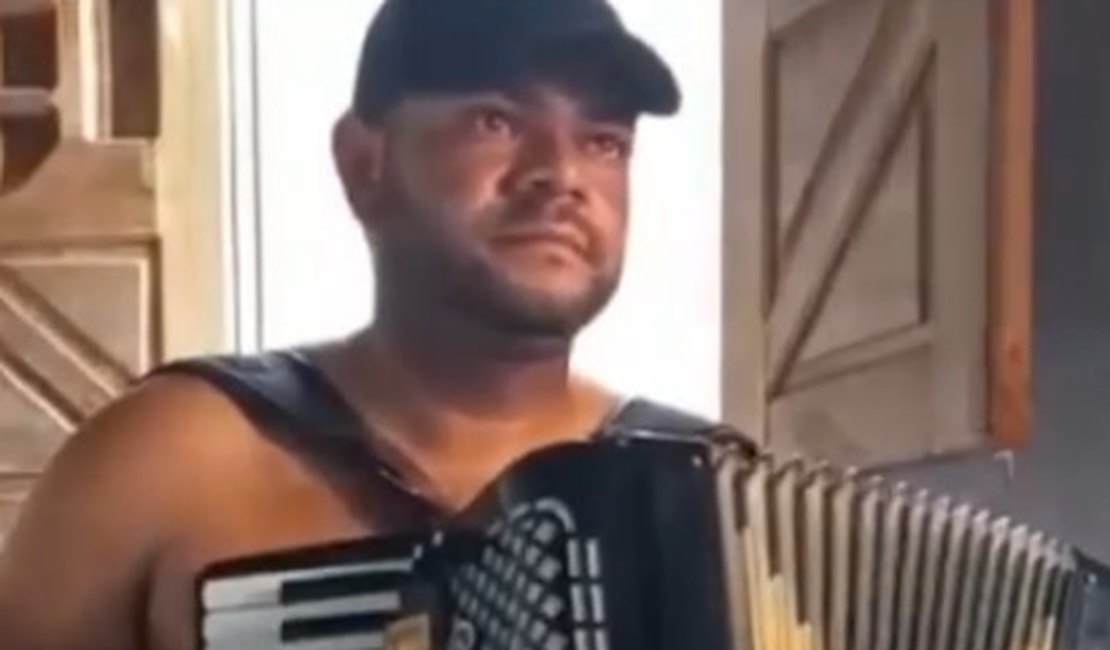 Músico de Penedo, Tinho Sanfoneiro é encontrado morto em residência