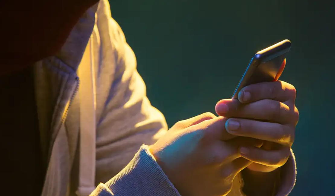 Homem perde R$ 31 mil ao ter celular invadido no 'golpe da mão fantasma'