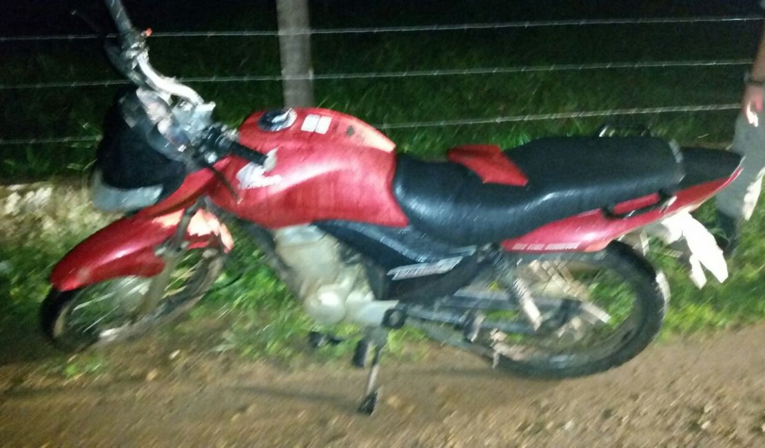 Polícia Militar recupera motocicleta roubada na zona rural de Feira Grande