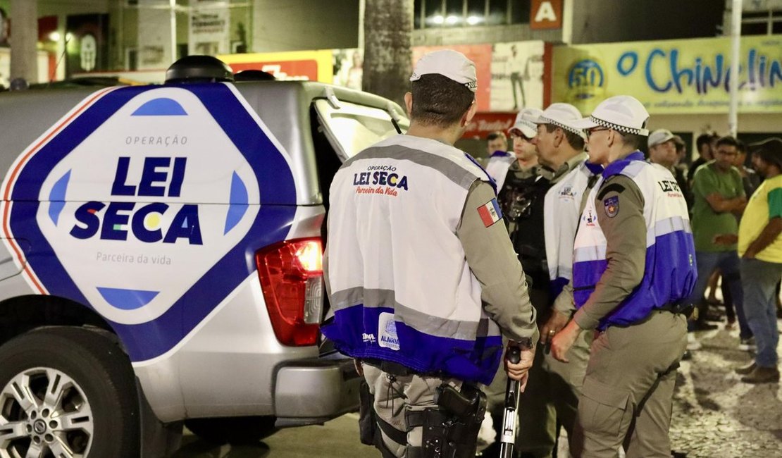 Dois motoristas são presos por embriaguez ao volante durante blitz da Lei Seca em Arapiraca
