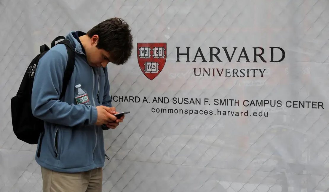 Governo dos EUA proíbe Harvard de matricular estudantes estrangeiros