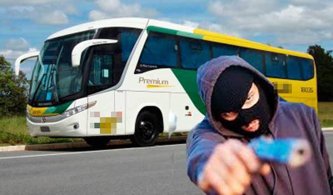 Homens armados assaltam ônibus interestadual em Campo Alegre, AL