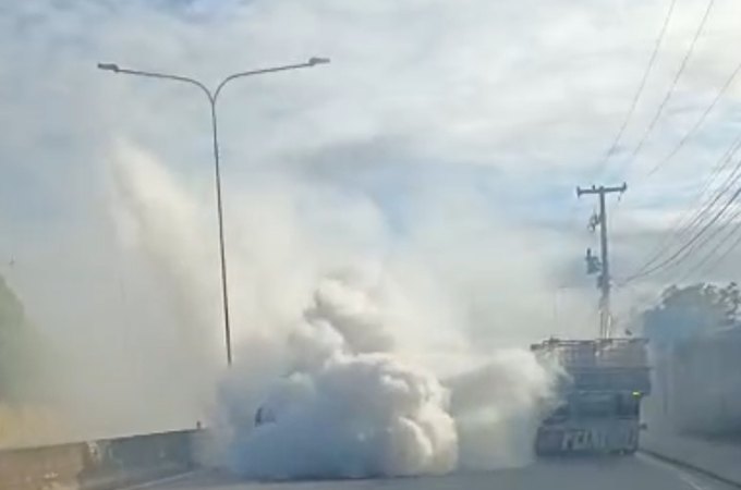 Carro solta fumaça em rodovia AL-110 e assusta motoristas em Arapiraca