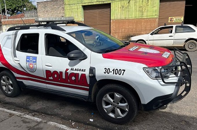 Durante tentativa de roubo, morador de rua agride irmãos que voltavam da igreja, em Arapiraca