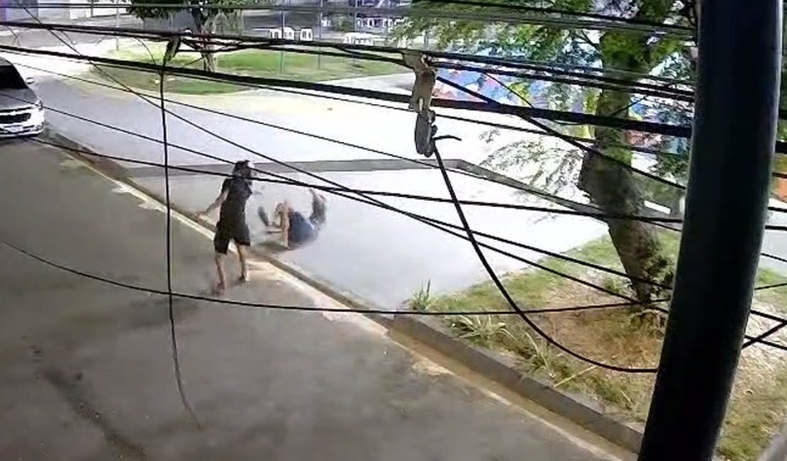 PM prende suspeito de praticar homicídio, em via pública, na parte baixa de Maceió
