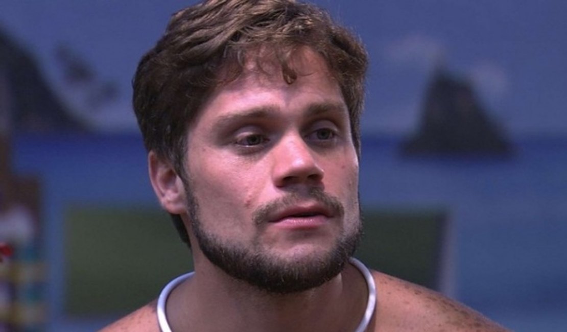 Breno conversa com o brother Ayrton sobre o jogo