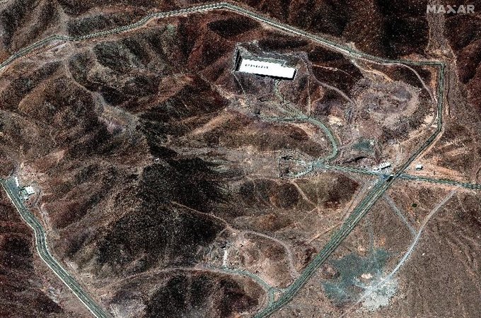 EUA atacam usinas nucleares do Irã em ação conjunta com Israel; tensão cresce no Oriente Médio