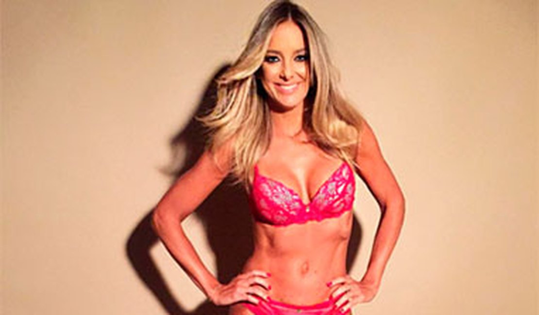 Ticiane Pinheiro agita redes sociais com foto de lingerie