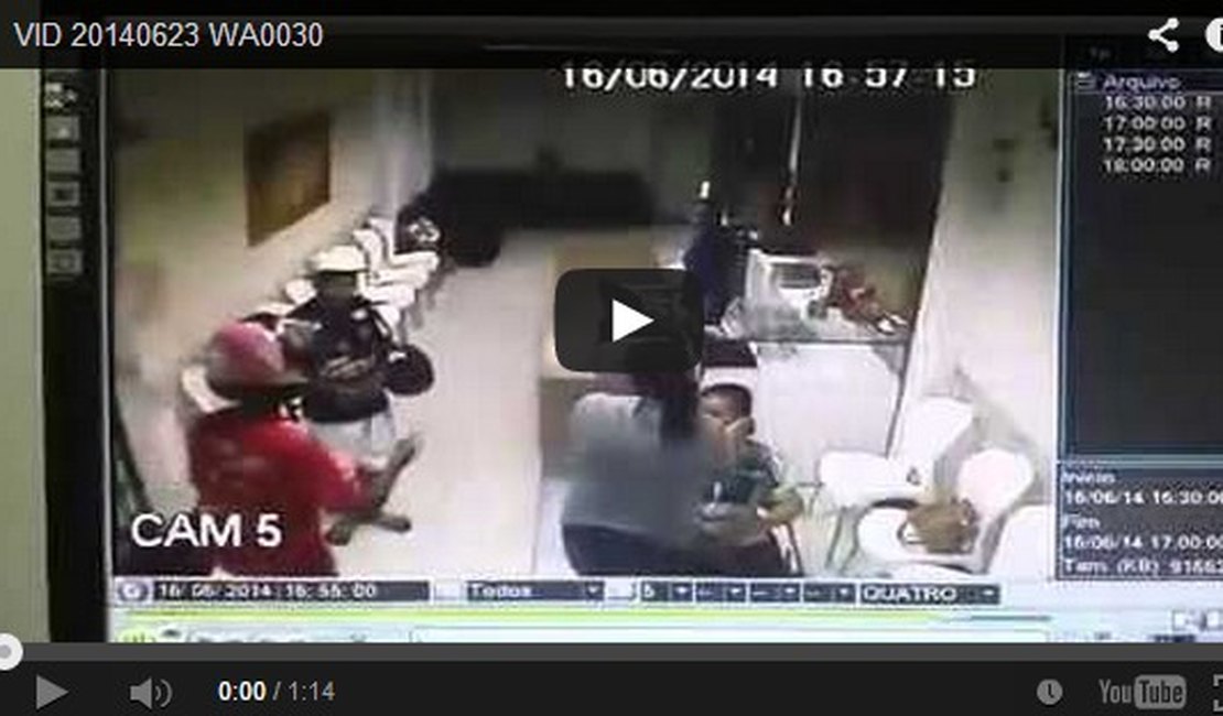 Vídeo mostra bandidos assaltando clínica no bairro Baixa Grande em Arapiraca