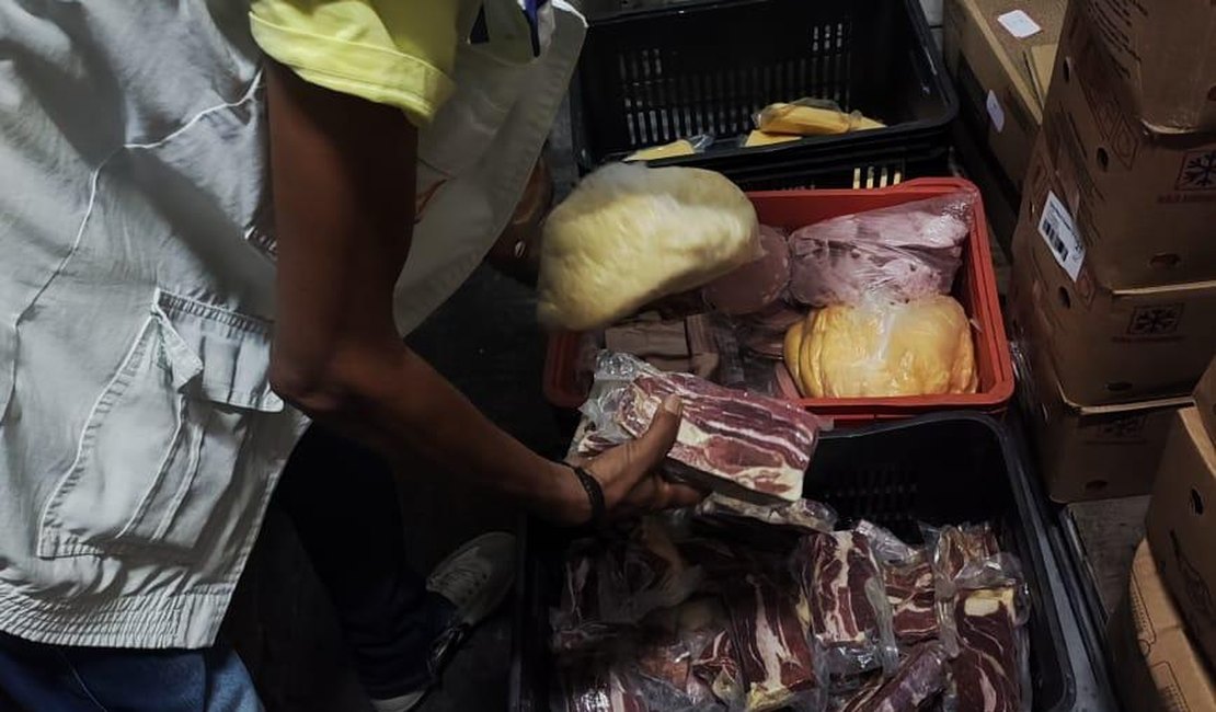 100 kg de alimentos estragados são apreendidos em laticínio de Maceió