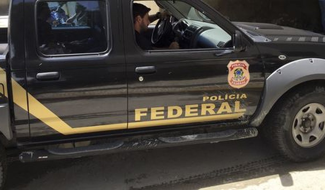 Justiça determina bloqueio de contas de João Santana e demais investigados