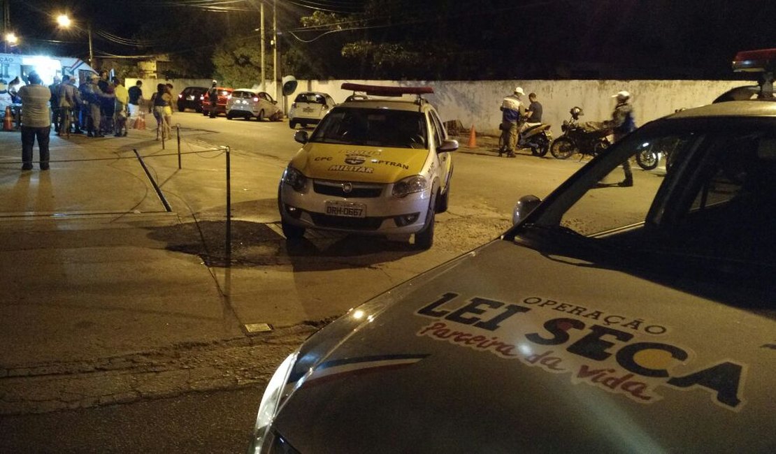 Operação Lei Seca prende condutores por embriagues ao volante