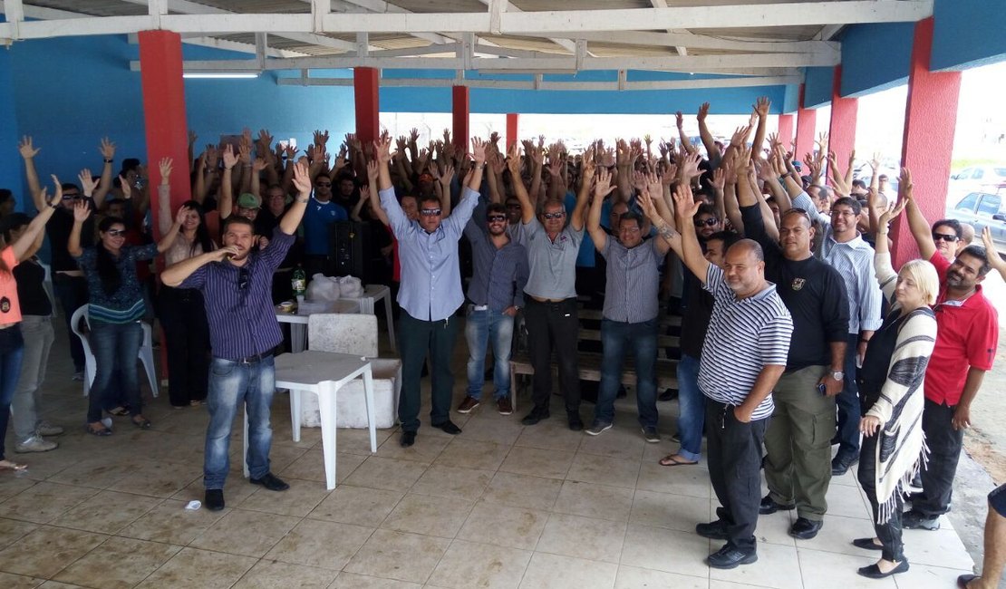 Em assembleia, agentes penitenciários de Alagoas decidem manter greve