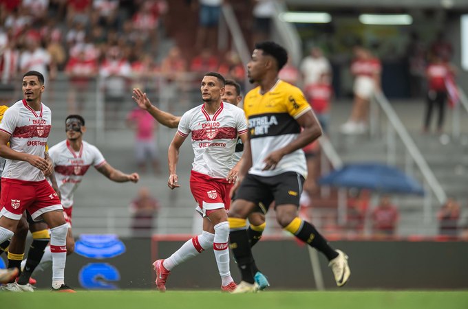 CRB vence o Criciúma por 1 a 0 no estádio Rei Pelé, em Maceió e volta ao G4 da Série B