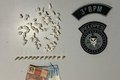 Mulher é presa após ser flagrada com cerca de 50 pedras de crack em Arapiraca