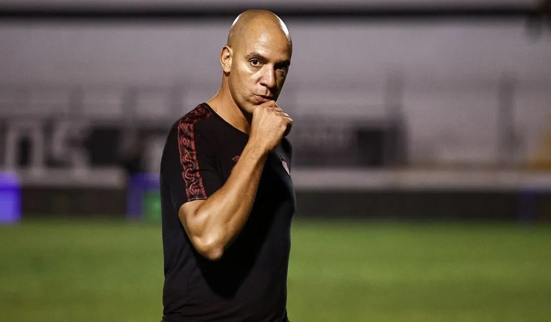Sport demite técnico português após perder para o Fluminense