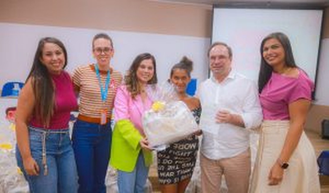 Prefeito Luciano Barbosa já entregou 500 kits de enxoval a mães e gestantes