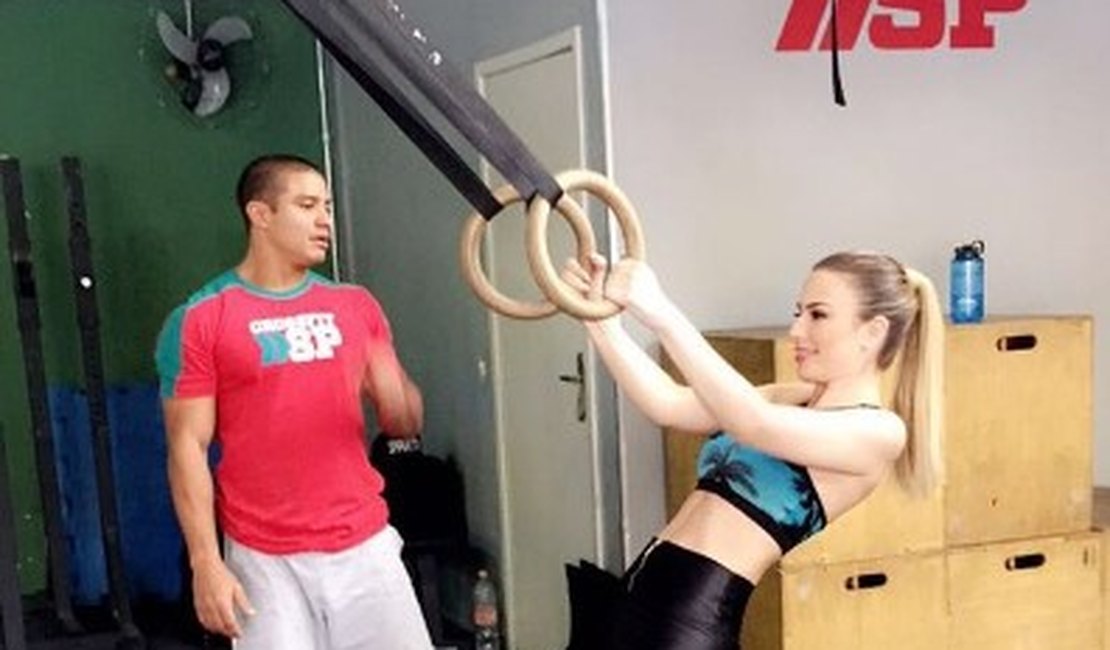 Fernanda Keula intensifica treino para bater os 54 Kg