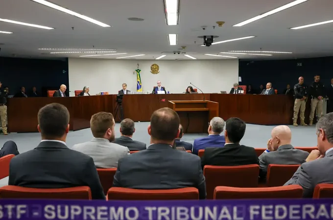 Saiba como foram os dois votos pela condenação de Bolsonaro no STF