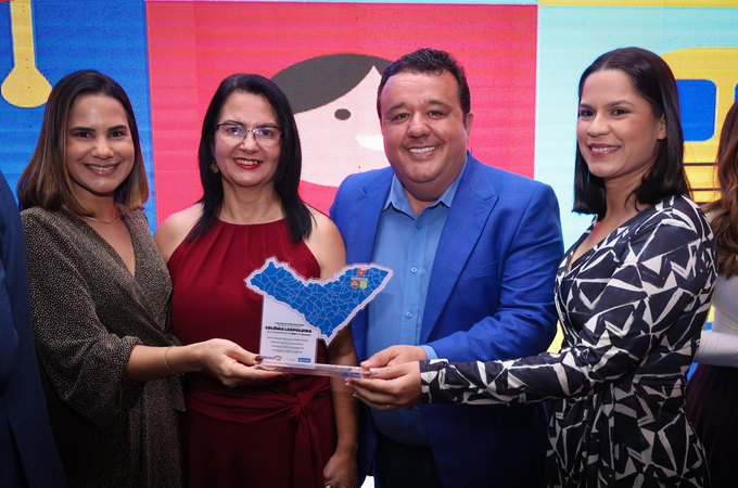Governador cria Prêmio Escola 10, que reconhece municípios com melhores indicadores educacionais
