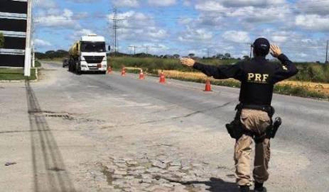 PRF autua 15 pessoas por alcoolemia ao volante no fim de semana, em AL