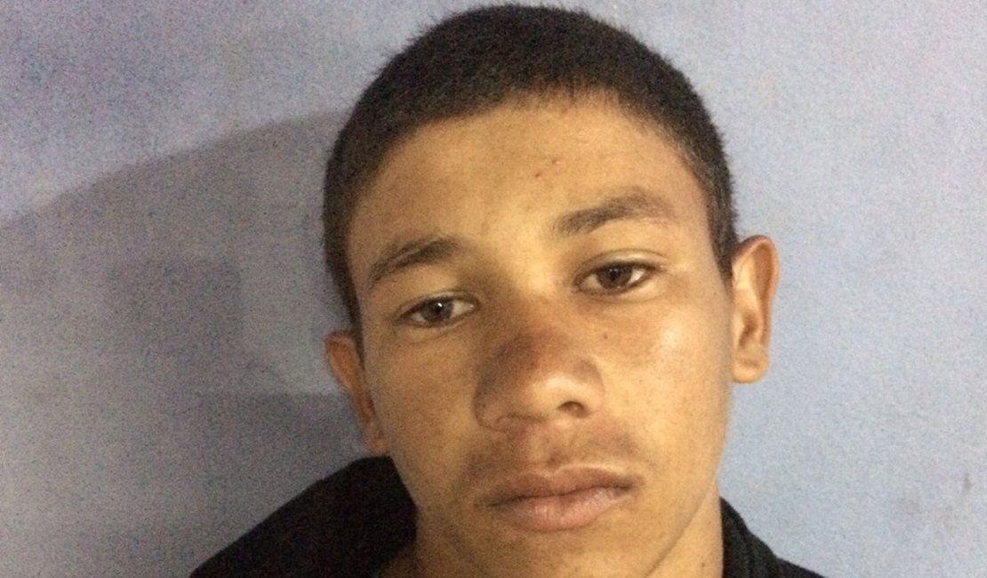 Jovem esconde arma e munições em lixeiro no Bosque das Arapiracas