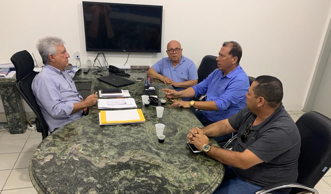 Fabiano Leão se reúne com DER e defende que veículos apreendidos não sejam levados para Maceió
