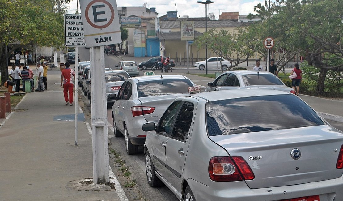 Curso para taxistas vai oferecer aulas no período noturno em Arapiraca