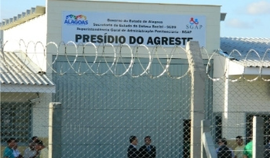 Treze detentos são transferidos da delegacia de Penedo para o Presídio do Agreste