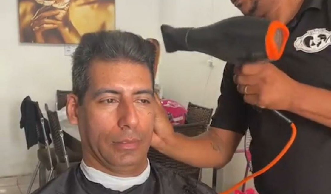 Lobão surpreende seguidores com novo corte de cabelo e recebe elogios : 'Ficou um gato'