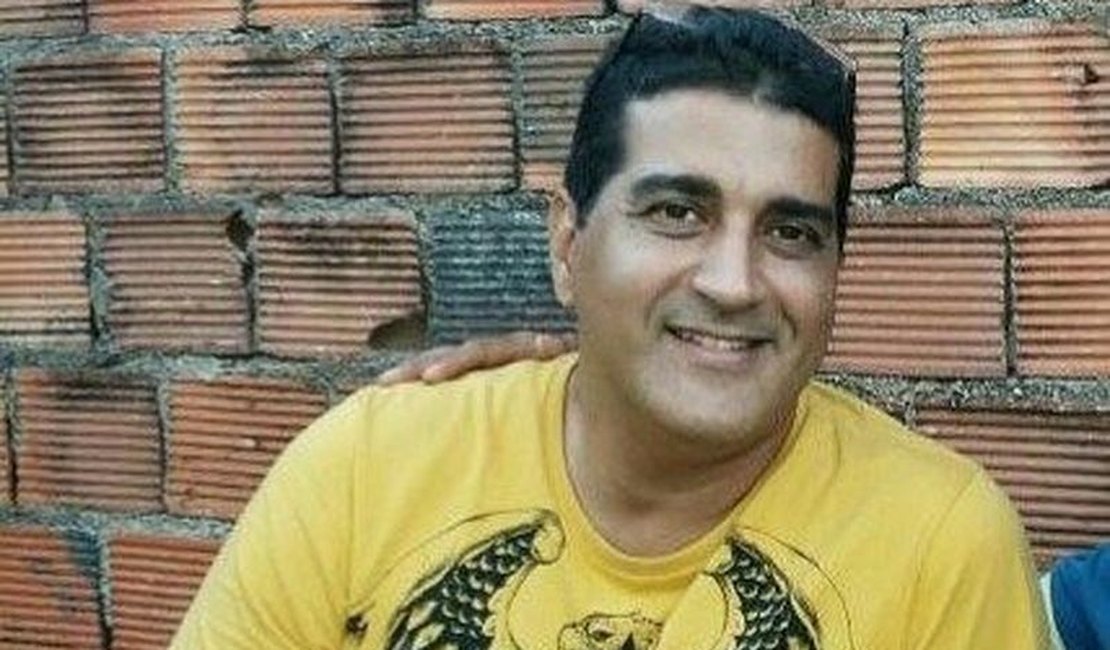 Gerente comercial é achado estrangulado e amarrado embaixo da cama, em AL