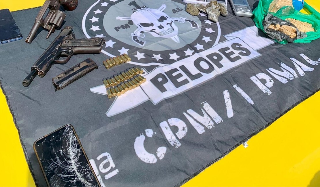PM apreende armas e drogas com integrantes de facção criminosa em São Miguel dos Campos