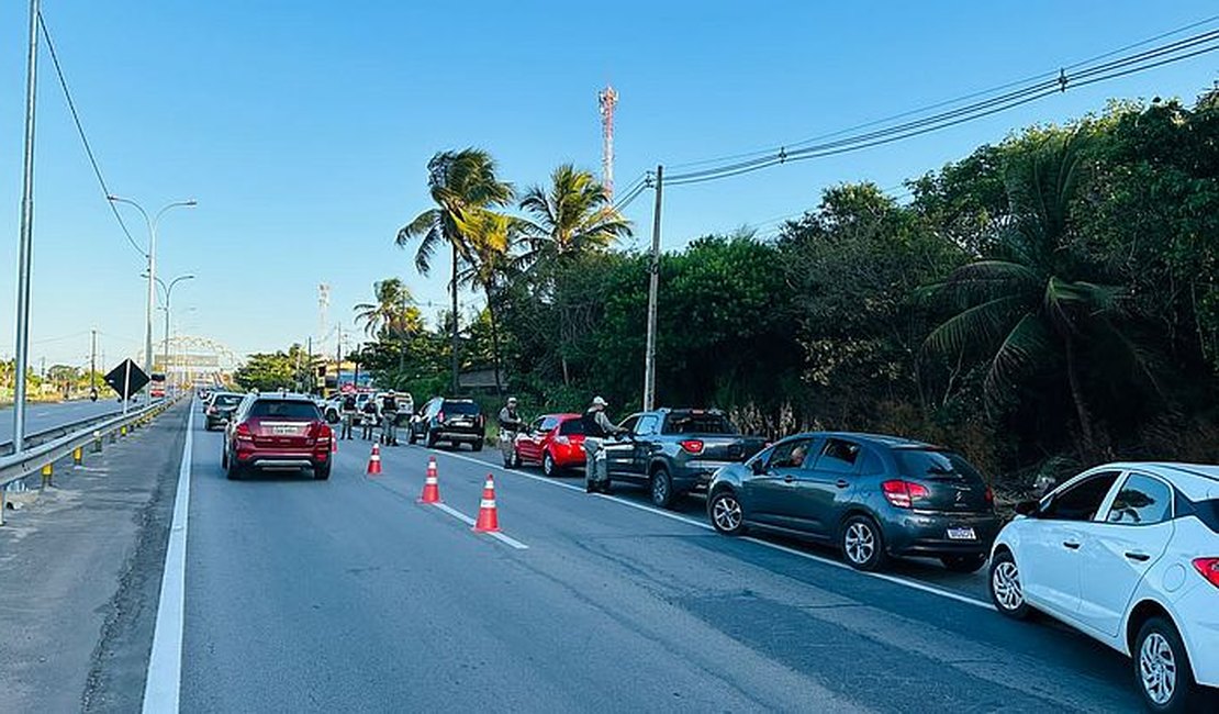 Blitz da Lei Seca termina com 89 autuações na AL 101 Sul
