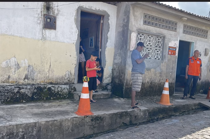 Prefeitura de Penedo adota medidas emergenciais em residências com solo superaquecido