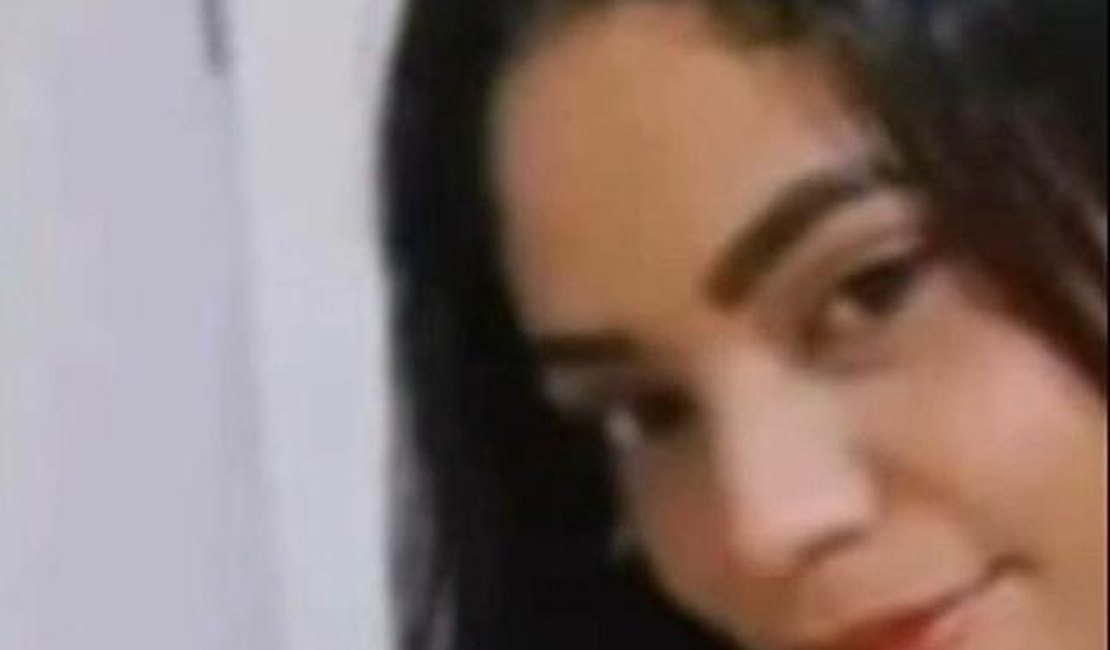 Jovem é morta a tiros enquanto almoçava em casa, no Sertão de Alagoas
