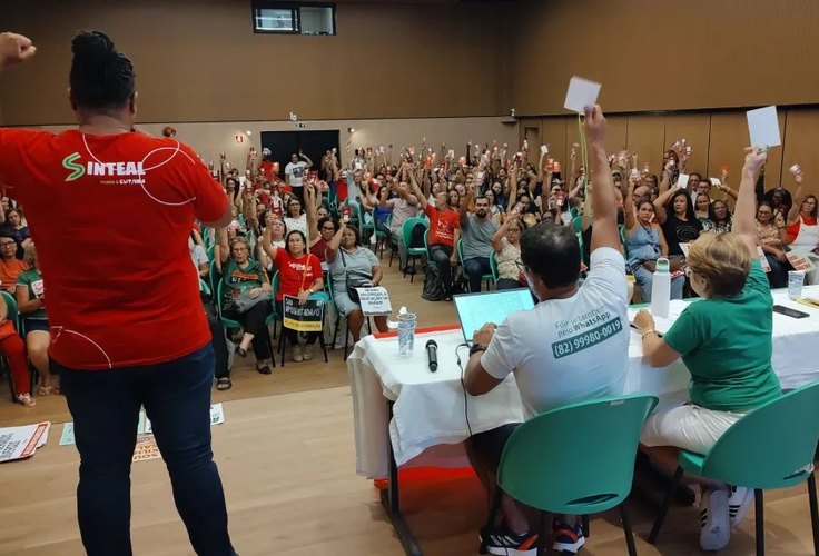 Sem aceitar proposta de reajuste, servidores da Educação de Maceió entrarão em greve no dia 05 de maio