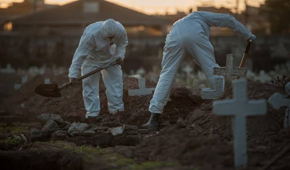 Secretarias de Saúde registraram mais mortes por covid-19 em julho