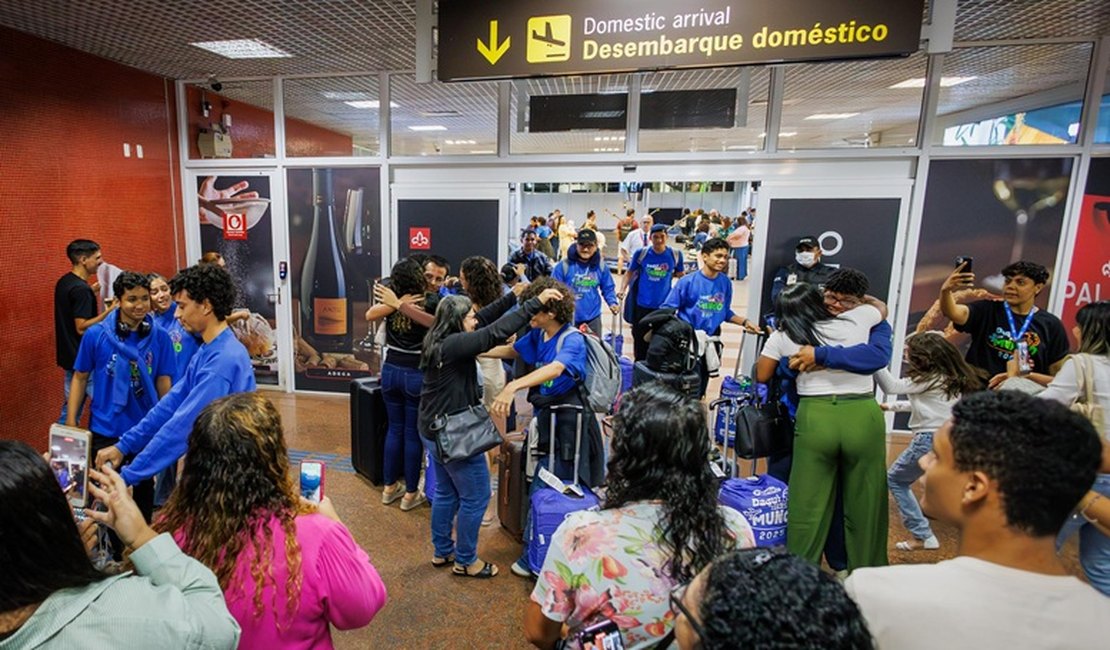 Estudantes do Daqui pra o Mundo retornam a Alagoas após intercâmbio histórico na Inglaterra