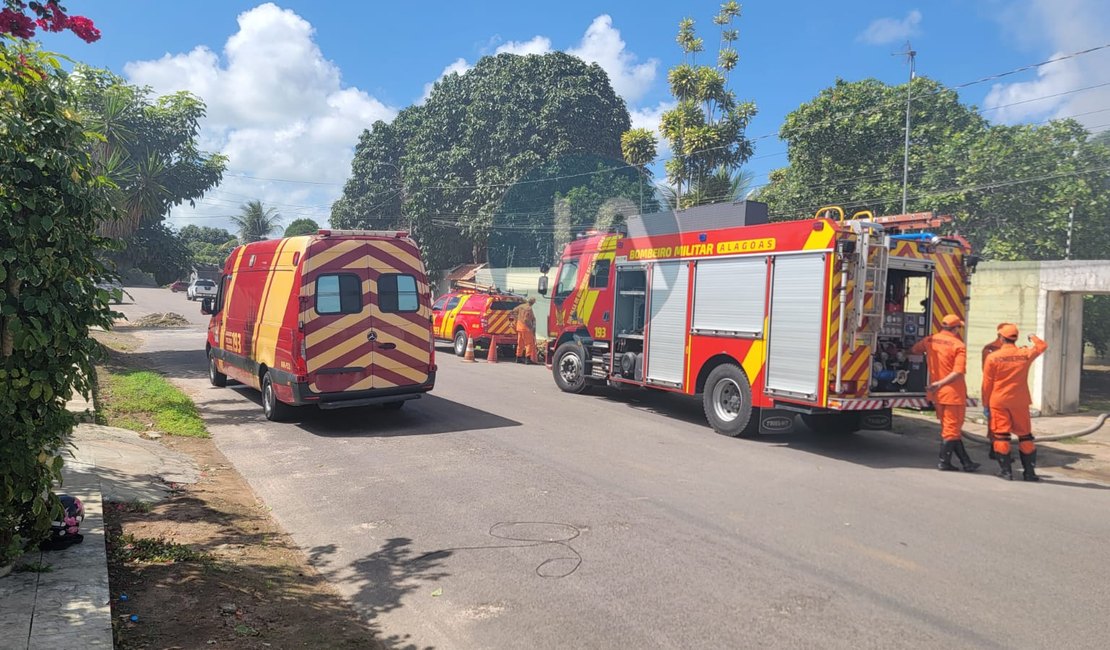 Ar-condicionado pega fogo e provoca incêndio em residência no bairro Novo Horizonte