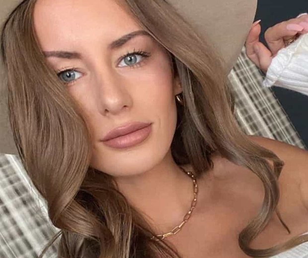 Influencer é encontrada nua e sem vida dentro de residência